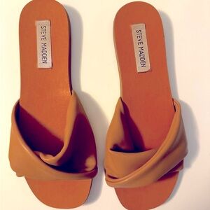 Steve Madden Tan Sliders/Sandals - Size 6.5